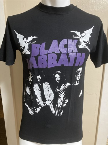 Black sabbath shirt color - sabbath,